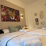 Design Fuer 4 Naehe Messe Smart Tv Έσσεν