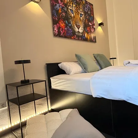 Design Fuer 4 Naehe Messe Smart Tv